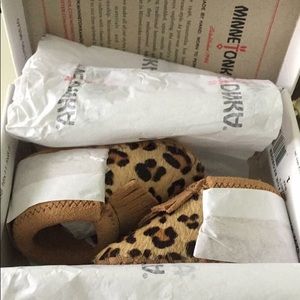 NIB- Minnetonka kids size 1 moccasins